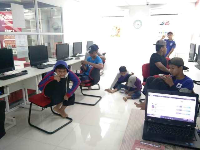 40325444_1846193532127756_1030396859429945344_o